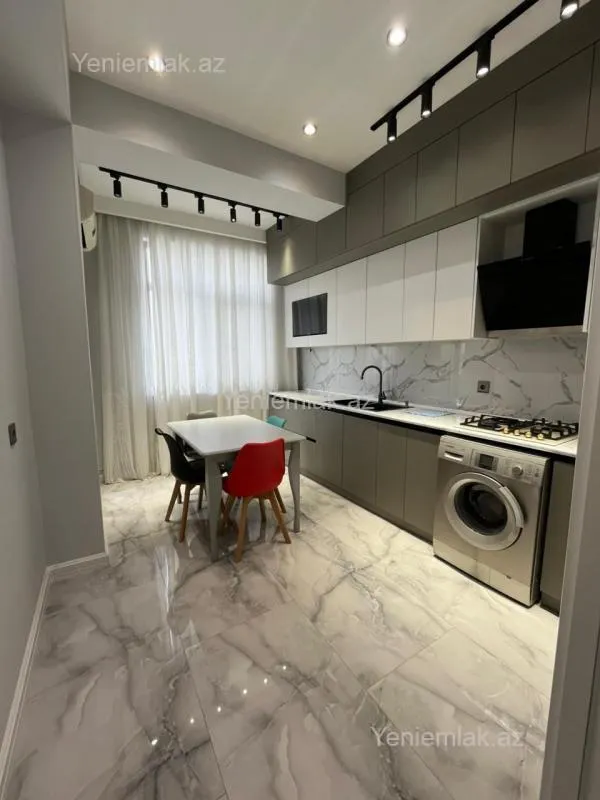 Satılır 2 otaqlı yeni tikili 70 m²