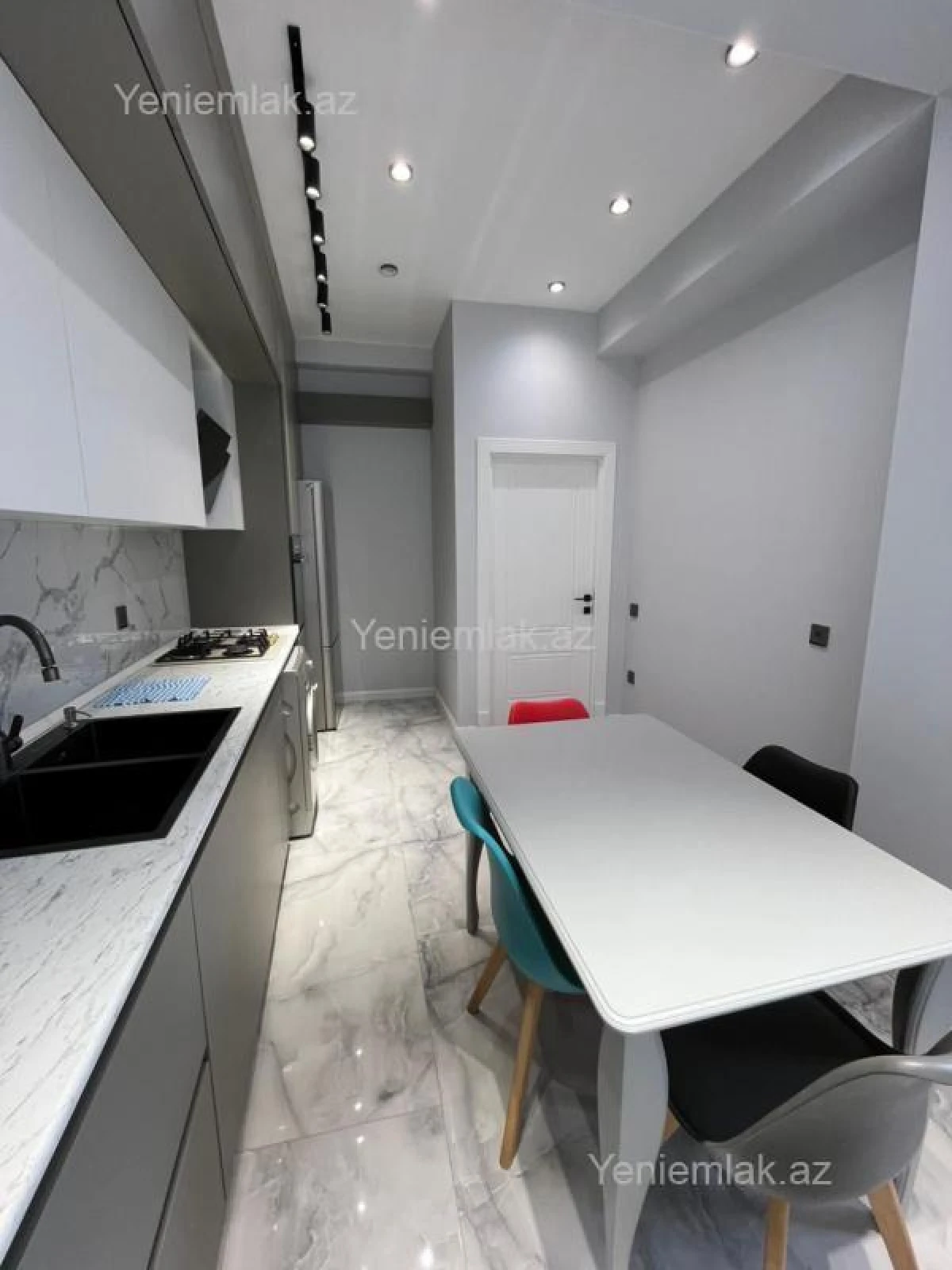 Satılır 2 otaqlı yeni tikili 70 m²