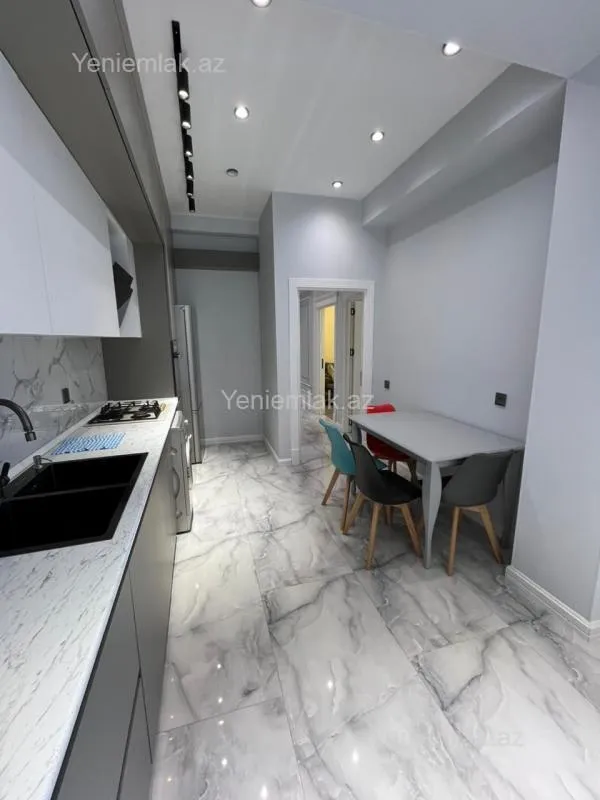 Satılır 2 otaqlı yeni tikili 70 m²