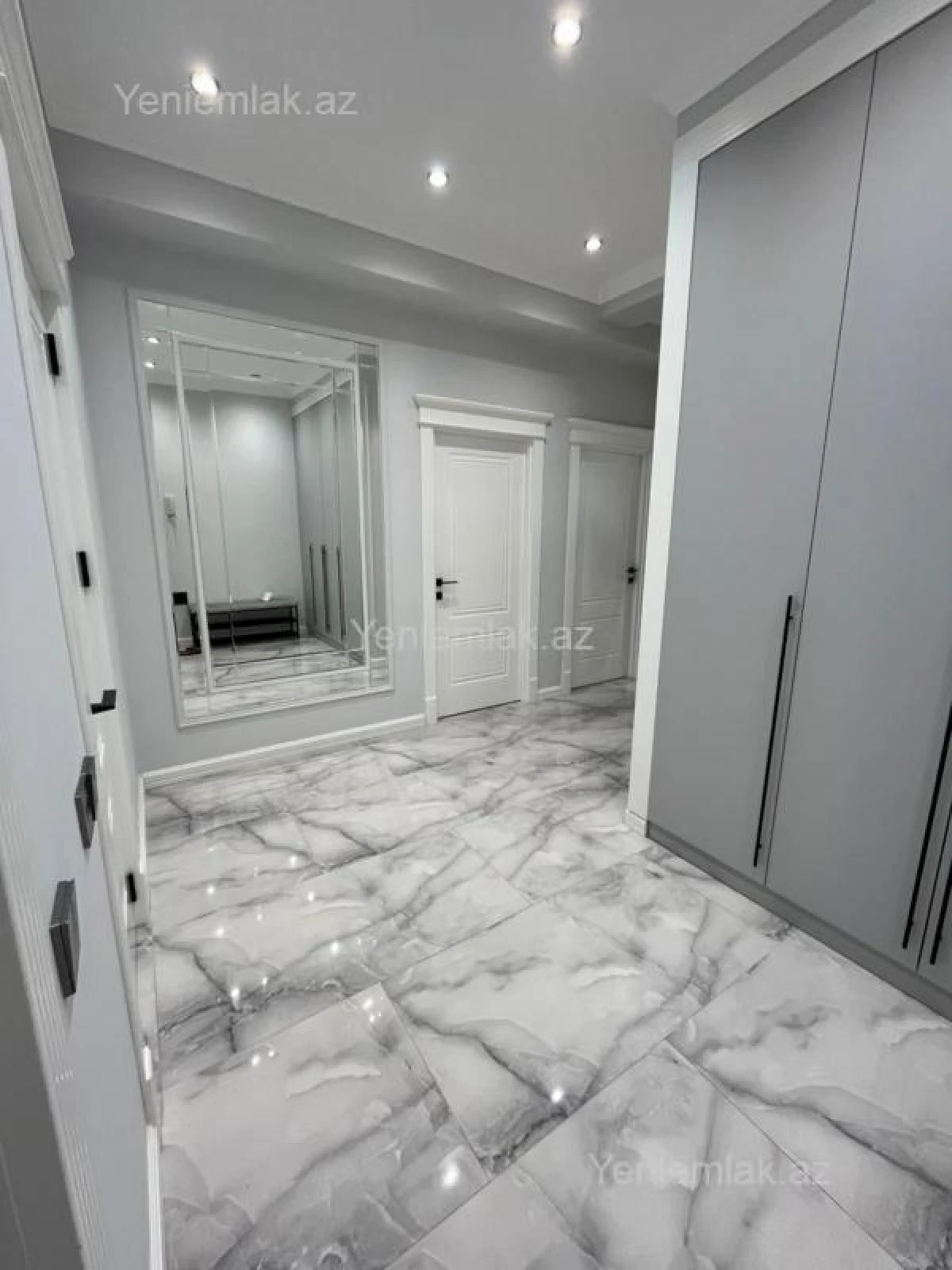 Satılır 2 otaqlı yeni tikili 70 m²