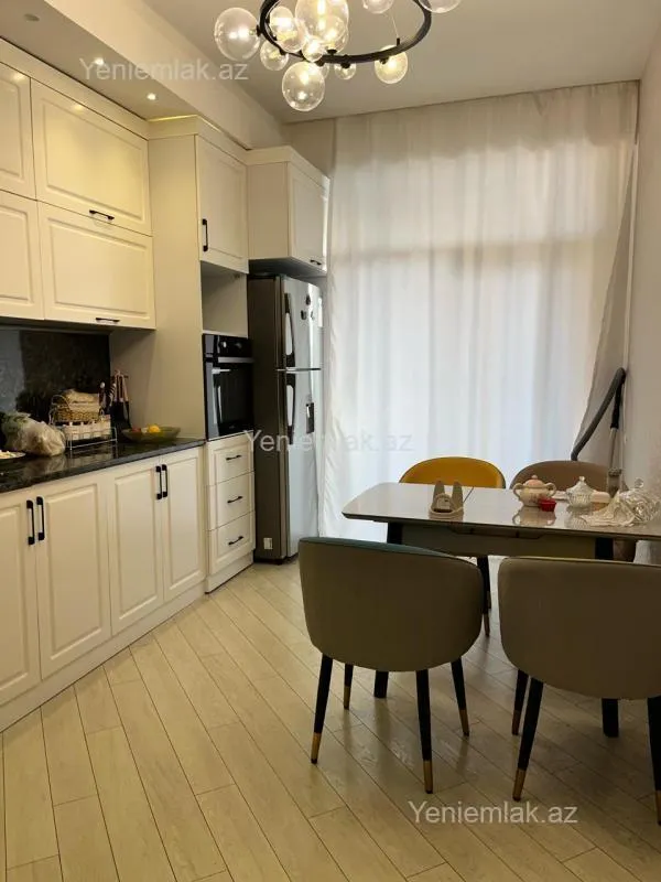 Satılır 2 otaqlı yeni tikili 88 m²