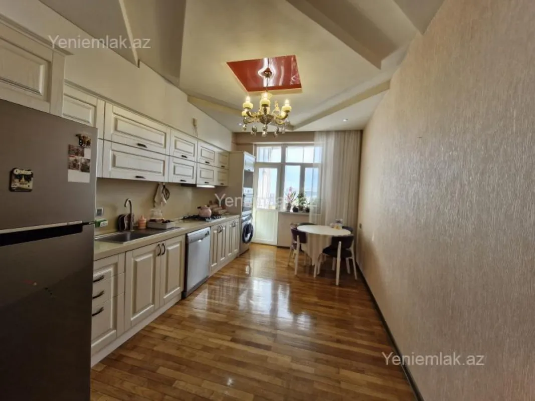 Satılır 3 otaqlı yeni tikili 101 m²