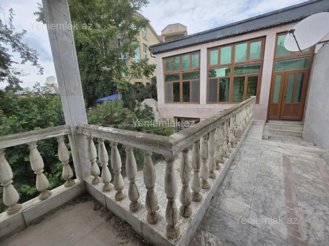 Satılır 6 otaqlı həyət evi 420 m²