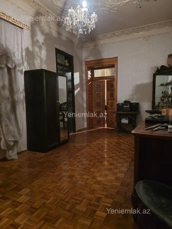 Satılır 6 otaqlı həyət evi 420 m²