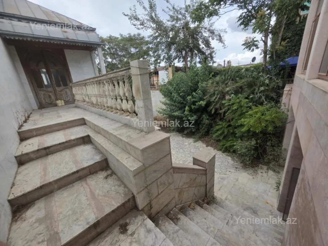 Satılır 6 otaqlı həyət evi 420 m²