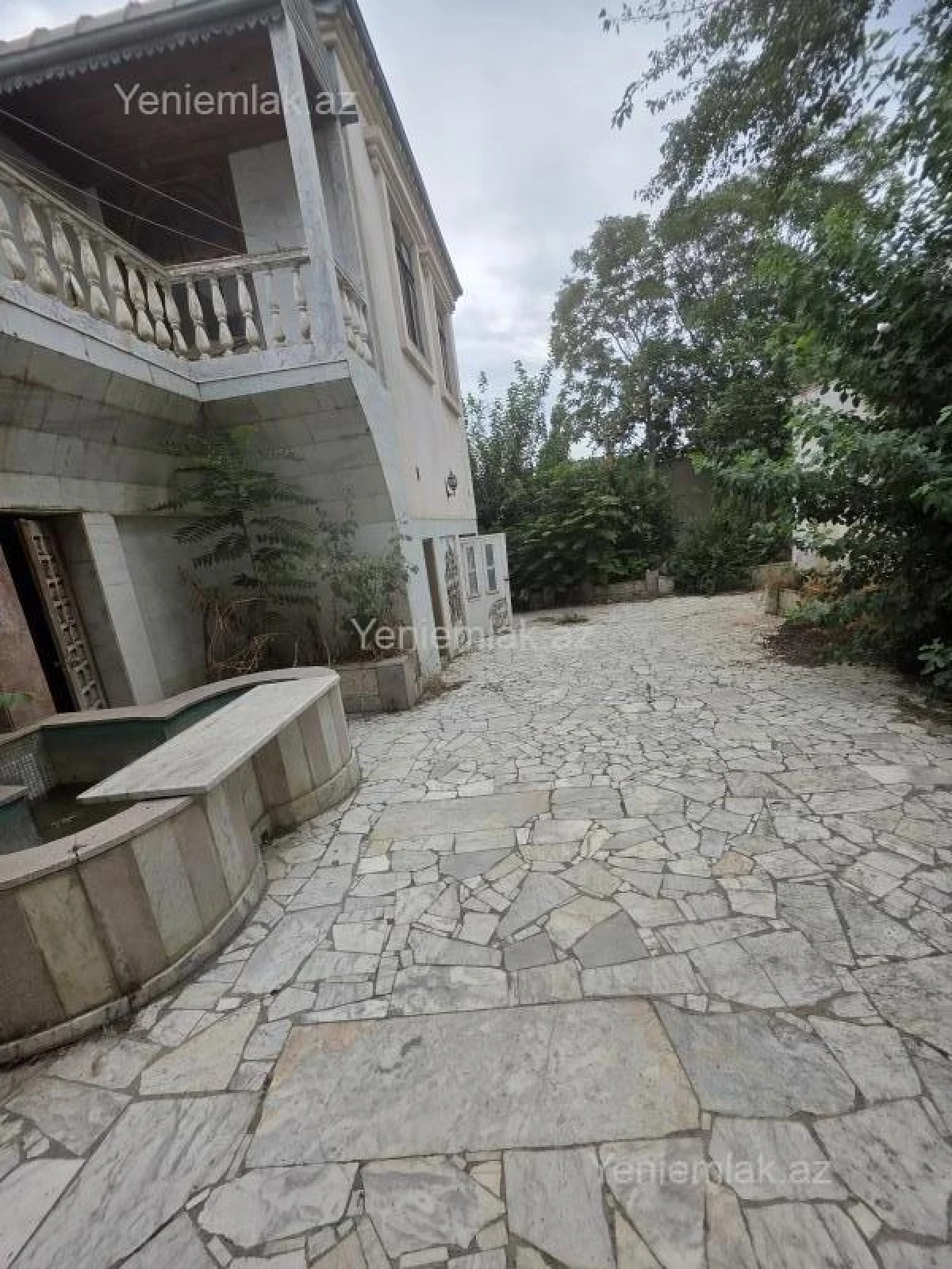 Satılır 6 otaqlı həyət evi 420 m²