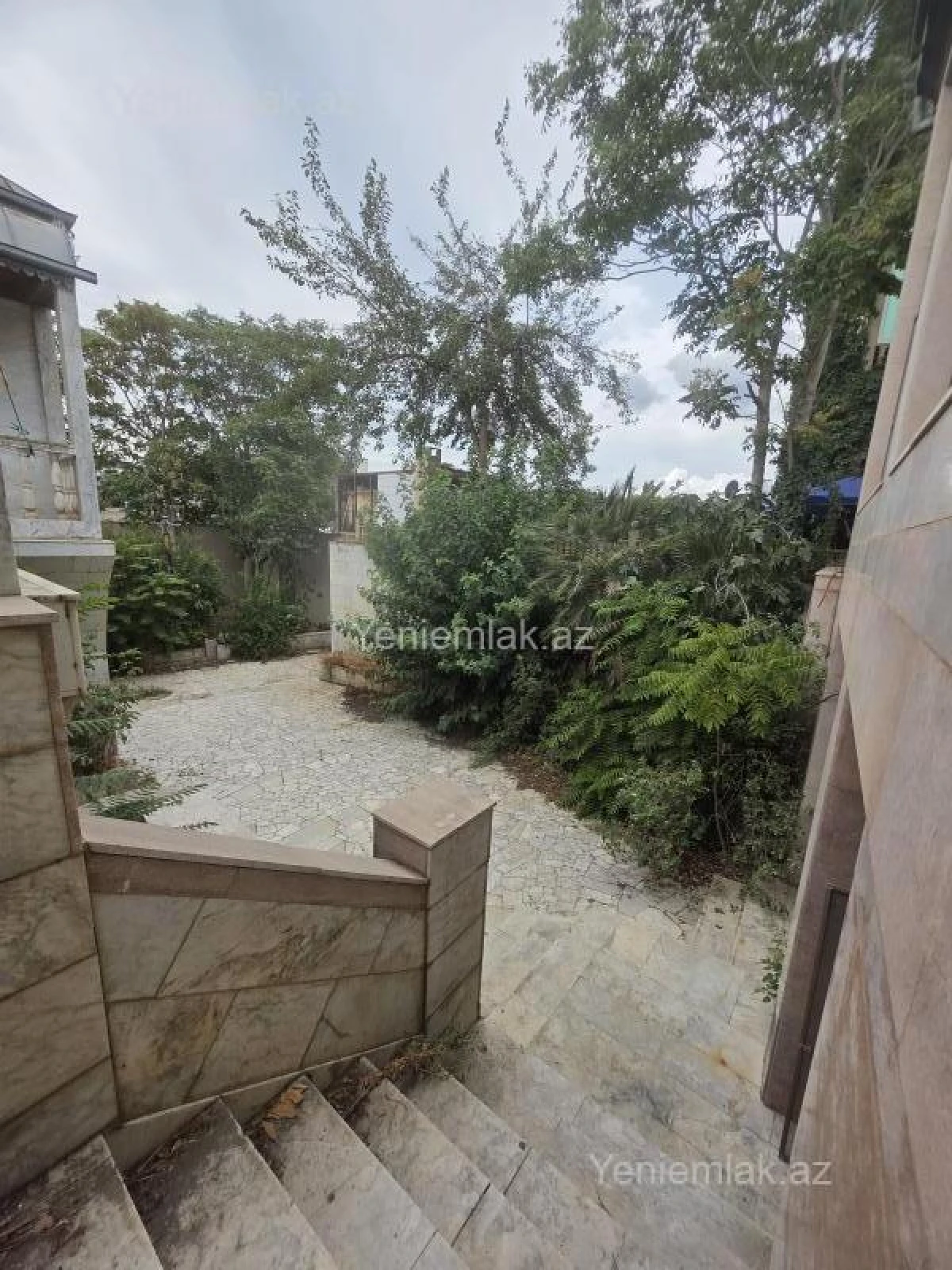 Satılır 6 otaqlı həyət evi 420 m²