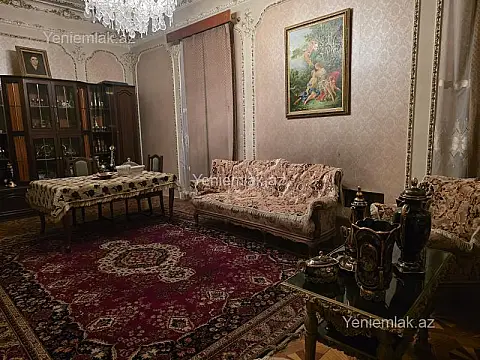 Satılır 6 otaqlı həyət evi 420 m²