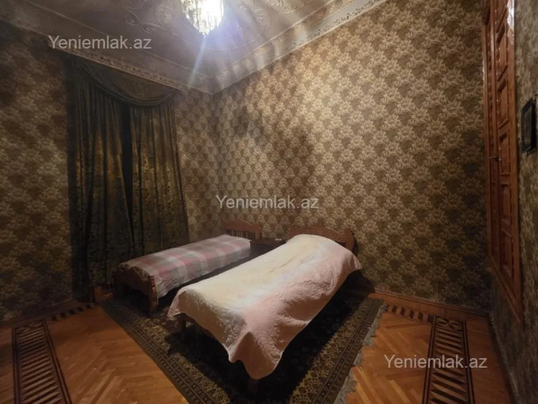 Satılır 6 otaqlı həyət evi 420 m²