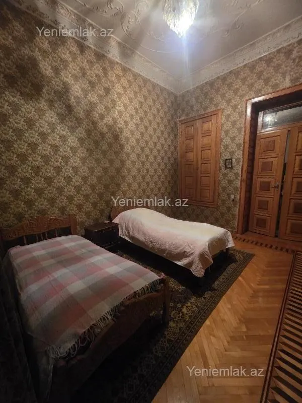 Satılır 6 otaqlı həyət evi 420 m²