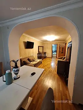 Satılır 3 otaqlı köhnə tikili 80 m²