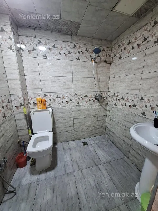 Satılır 3 otaqlı köhnə tikili 80 m²