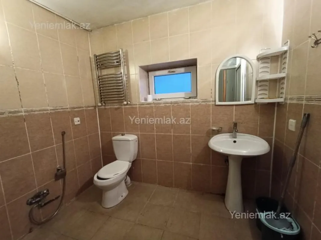 Satılır 6 otaqlı həyət evi 197 m²
