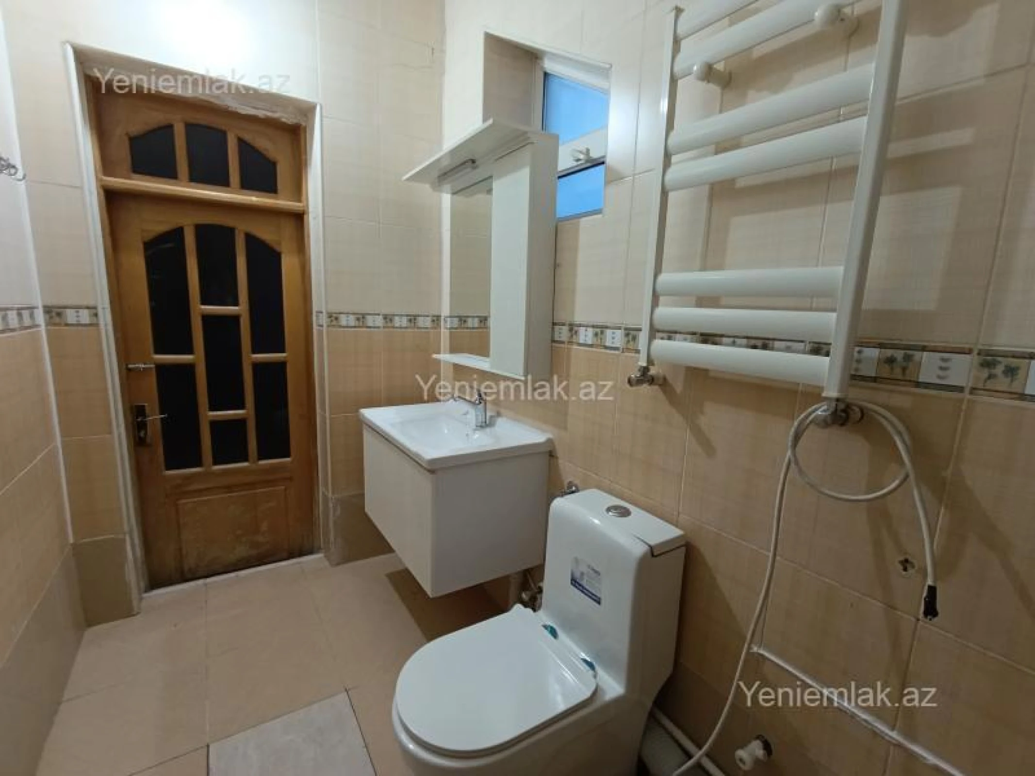 Satılır 6 otaqlı həyət evi 197 m²