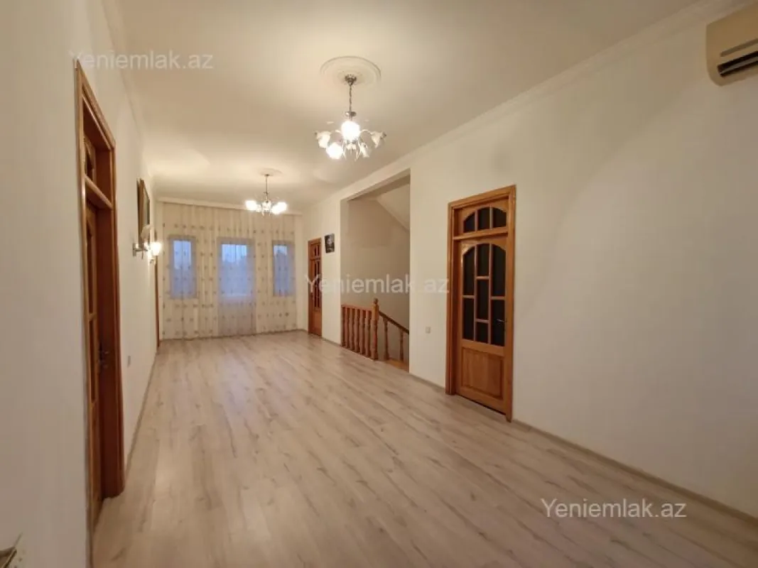 Satılır 6 otaqlı həyət evi 197 m²