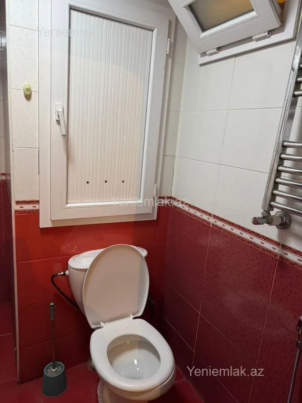 Satılır 2 otaqlı köhnə tikili 65 m²