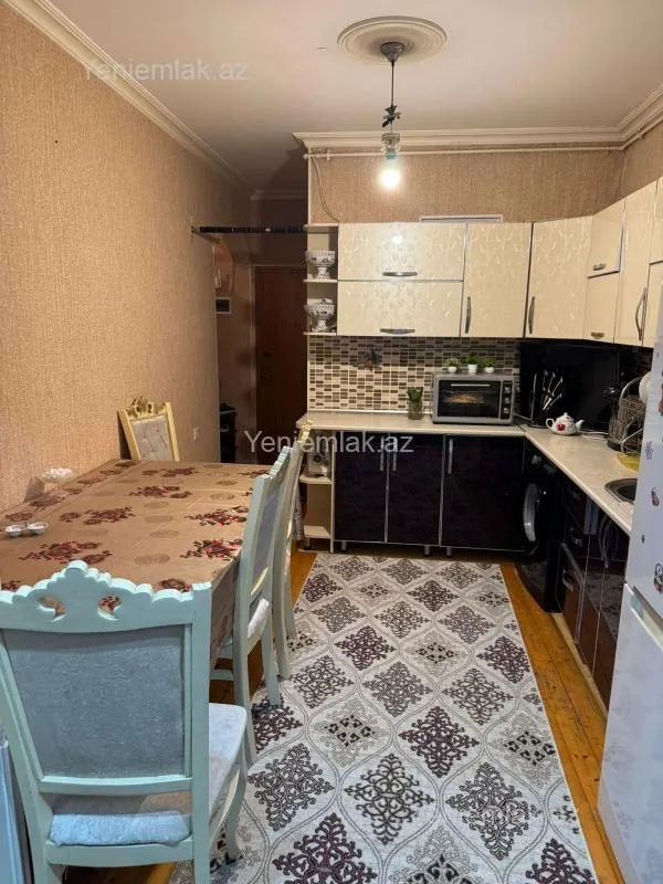 Satılır 2 otaqlı köhnə tikili 65 m²