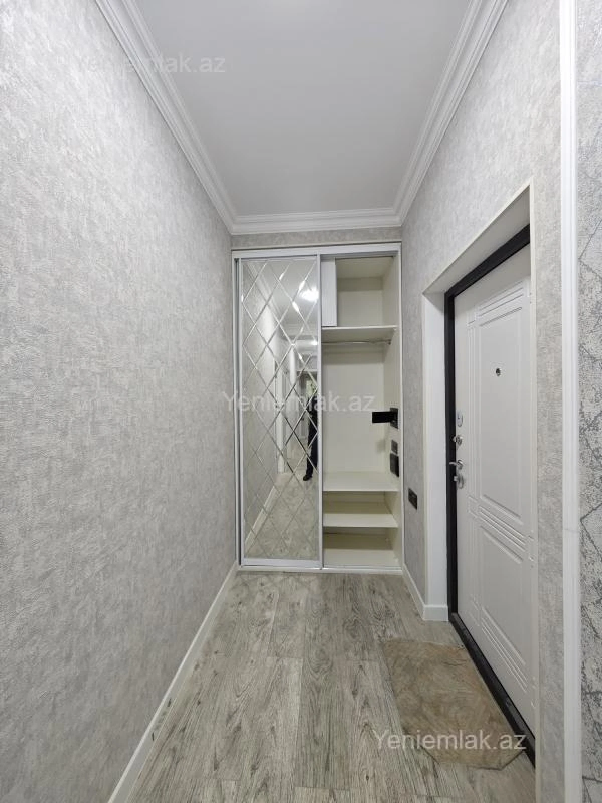 Satılır 3 otaqlı yeni tikili 76 m²