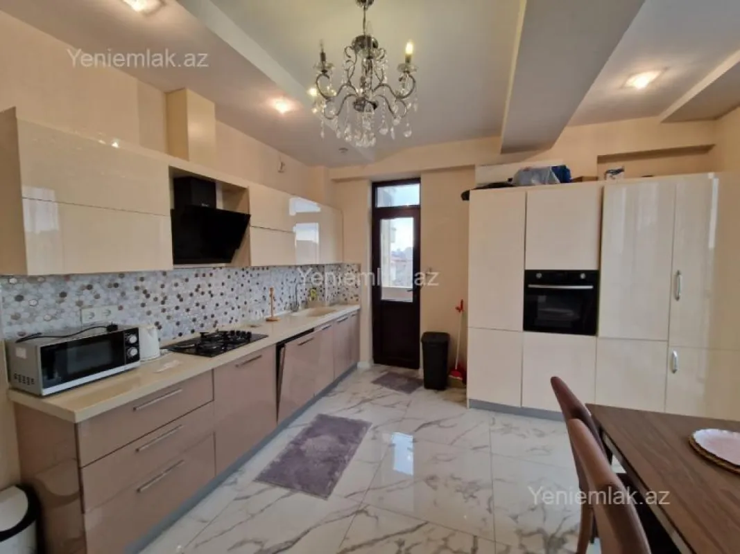 Satılır 4 otaqlı yeni tikili 186 m²