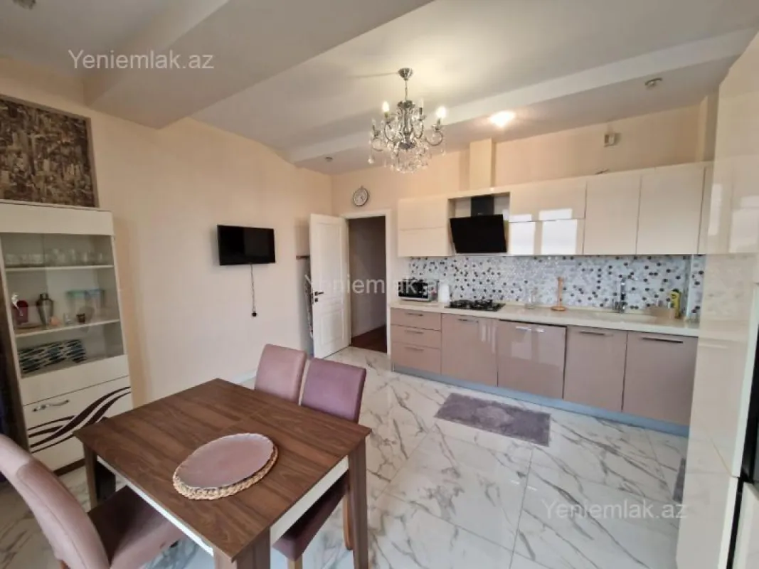 Satılır 4 otaqlı yeni tikili 186 m²