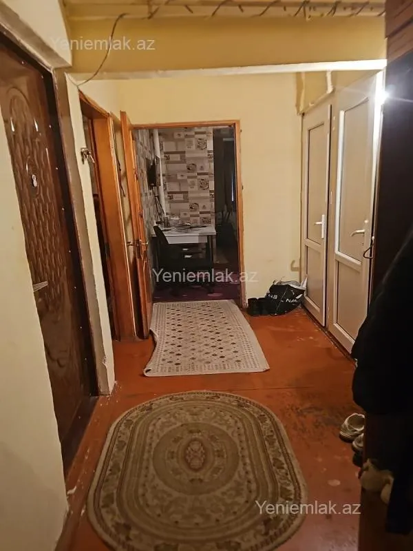 Satılır 2 otaqlı köhnə tikili 60 m²