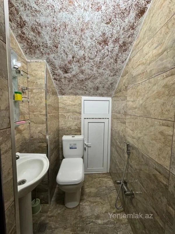 Satılır 7 otaqlı həyət evi 260 m²