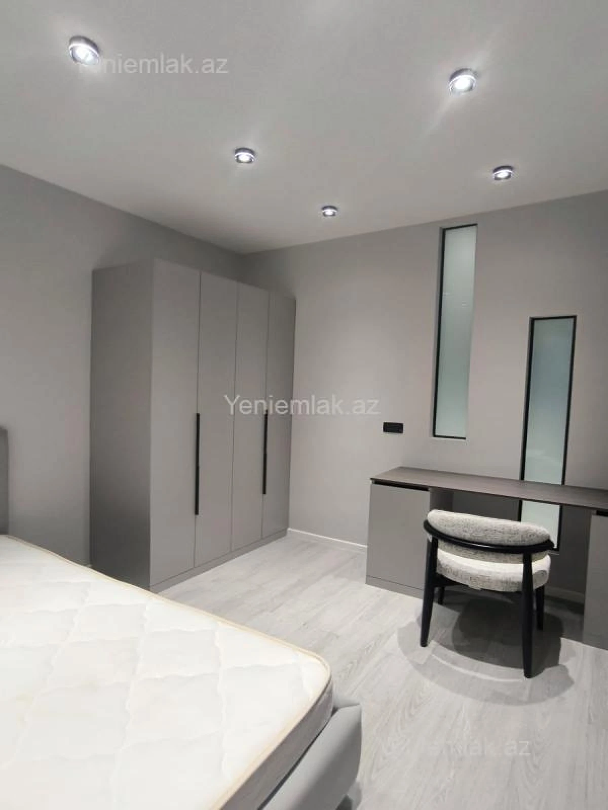 Satılır 3 otaqlı yeni tikili 91.9 m²