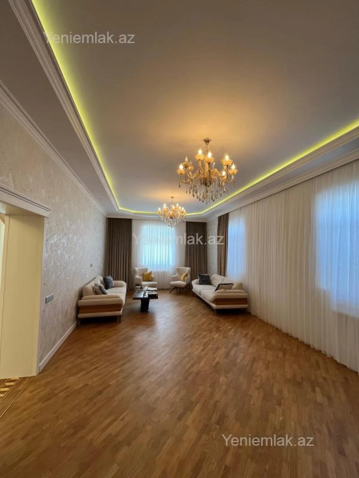 Satılır 8 otaqlı həyət evi 415 m²