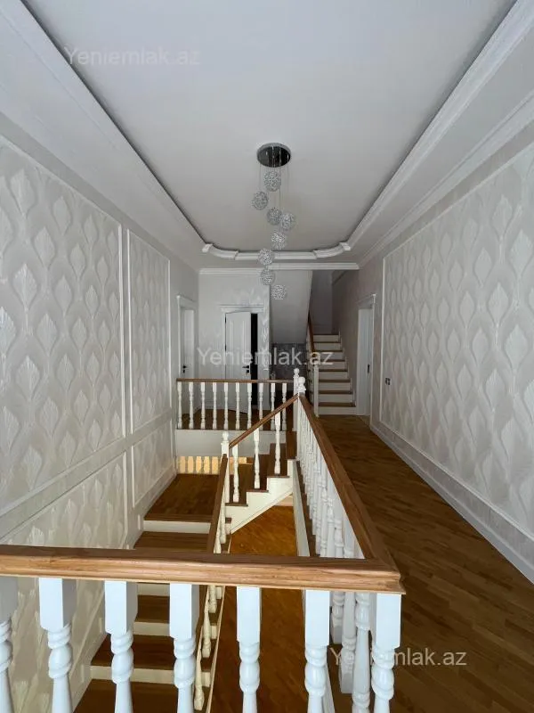 Satılır 8 otaqlı həyət evi 415 m²
