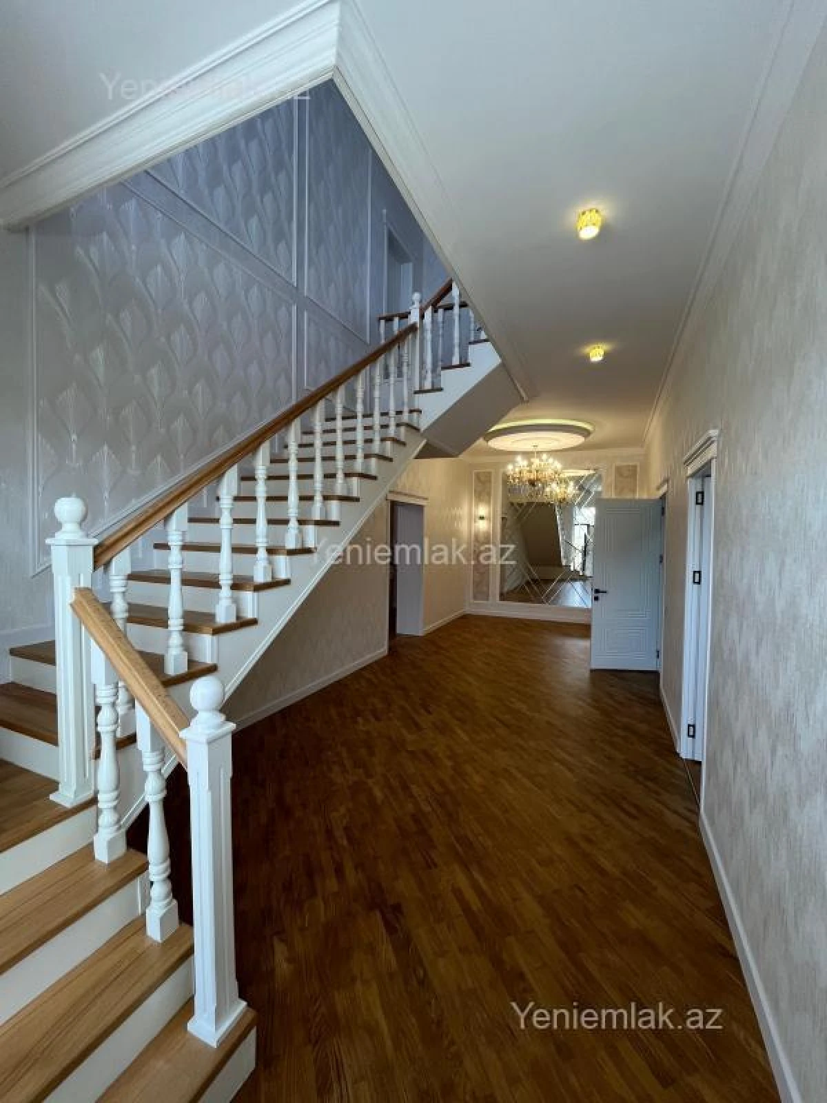 Satılır 8 otaqlı həyət evi 415 m²