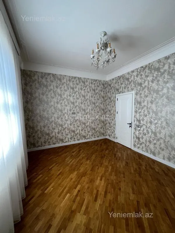 Satılır 8 otaqlı həyət evi 415 m²