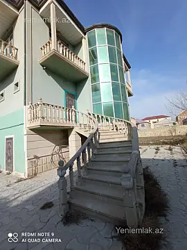 Satılır 5 otaqlı həyət evi 220 m²