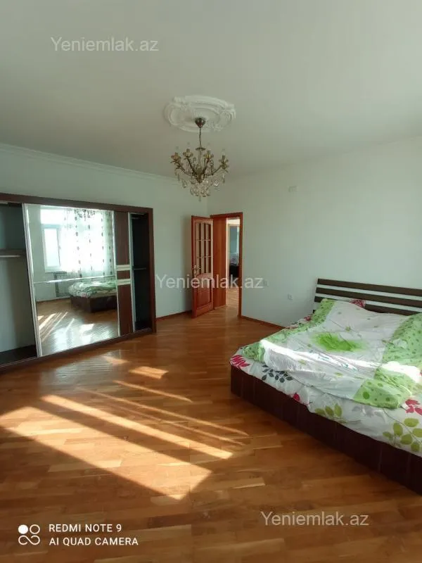 Satılır 5 otaqlı həyət evi 220 m²