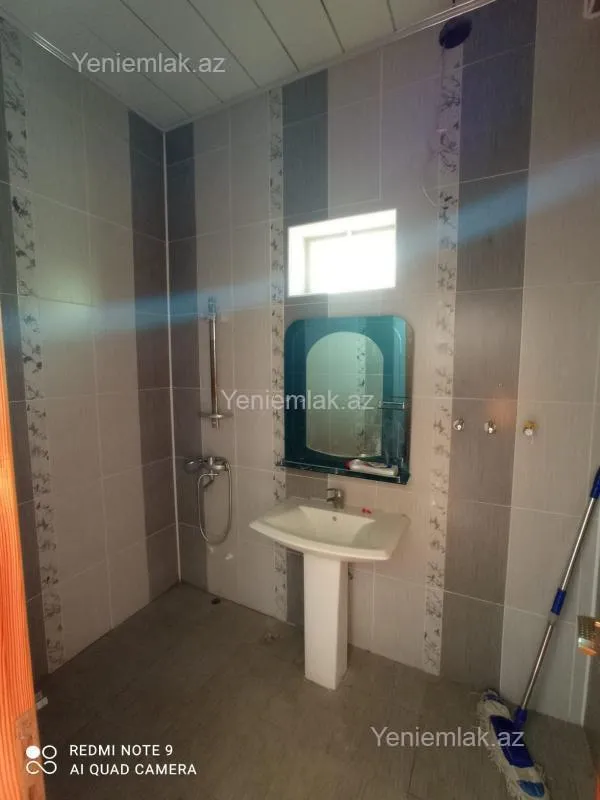Satılır 5 otaqlı həyət evi 220 m²