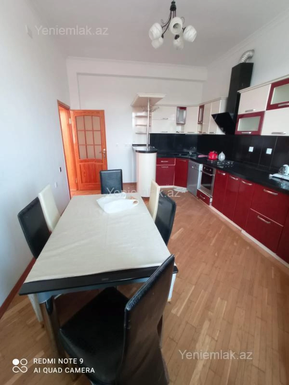Satılır 5 otaqlı həyət evi 220 m²