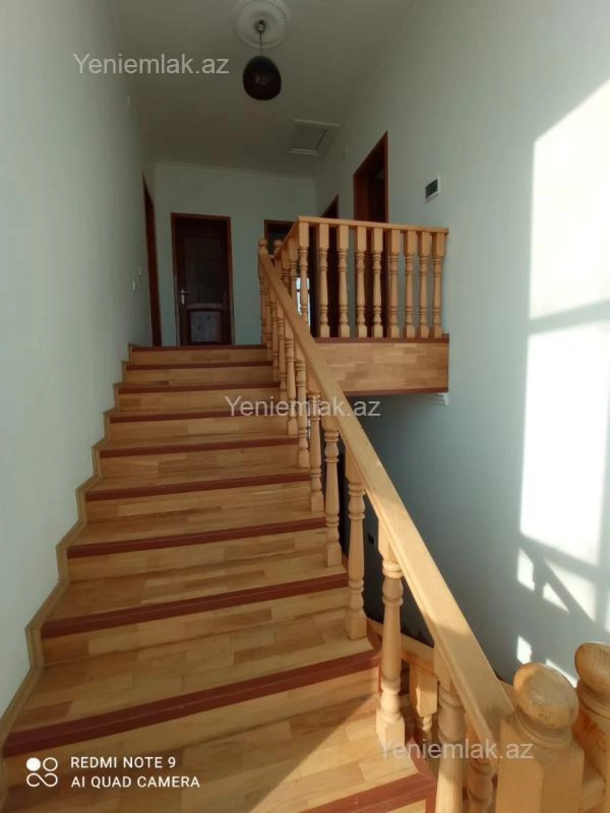 Satılır 5 otaqlı həyət evi 220 m²