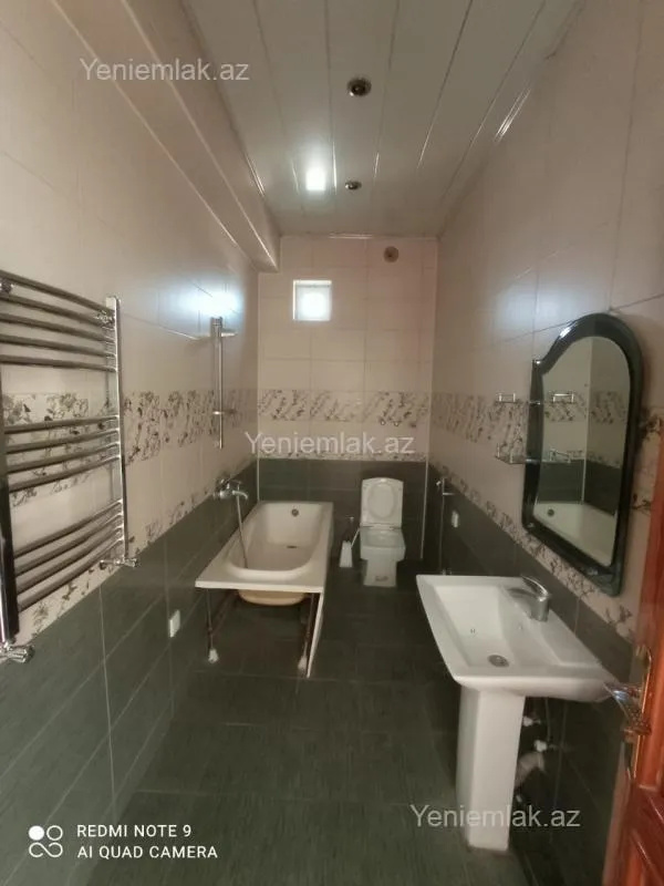 Satılır 5 otaqlı həyət evi 220 m²