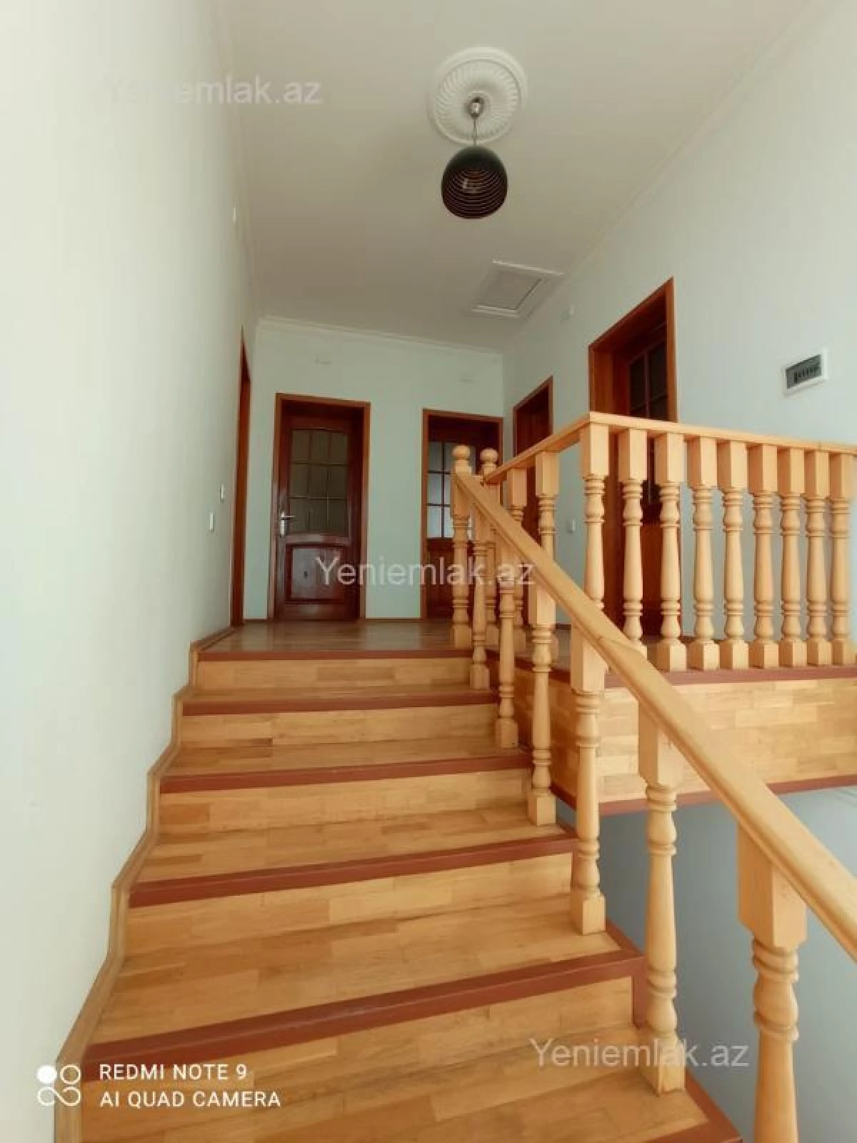 Satılır 5 otaqlı həyət evi 220 m²