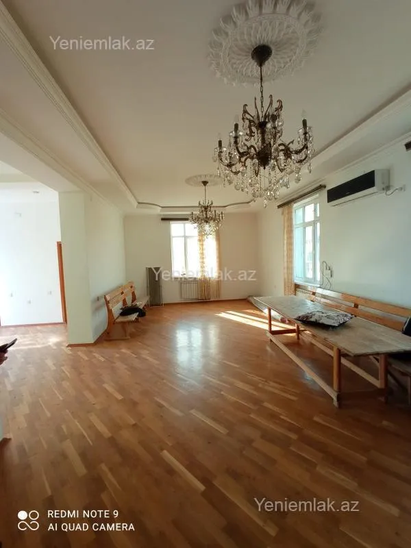 Satılır 5 otaqlı həyət evi 220 m²