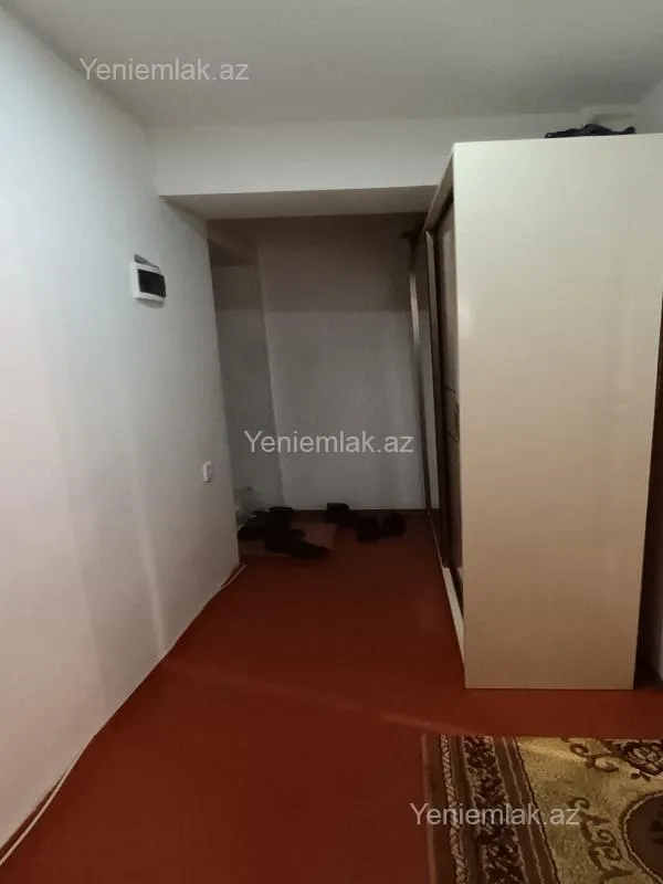 Satılır 1 otaqlı köhnə tikili 42 m²