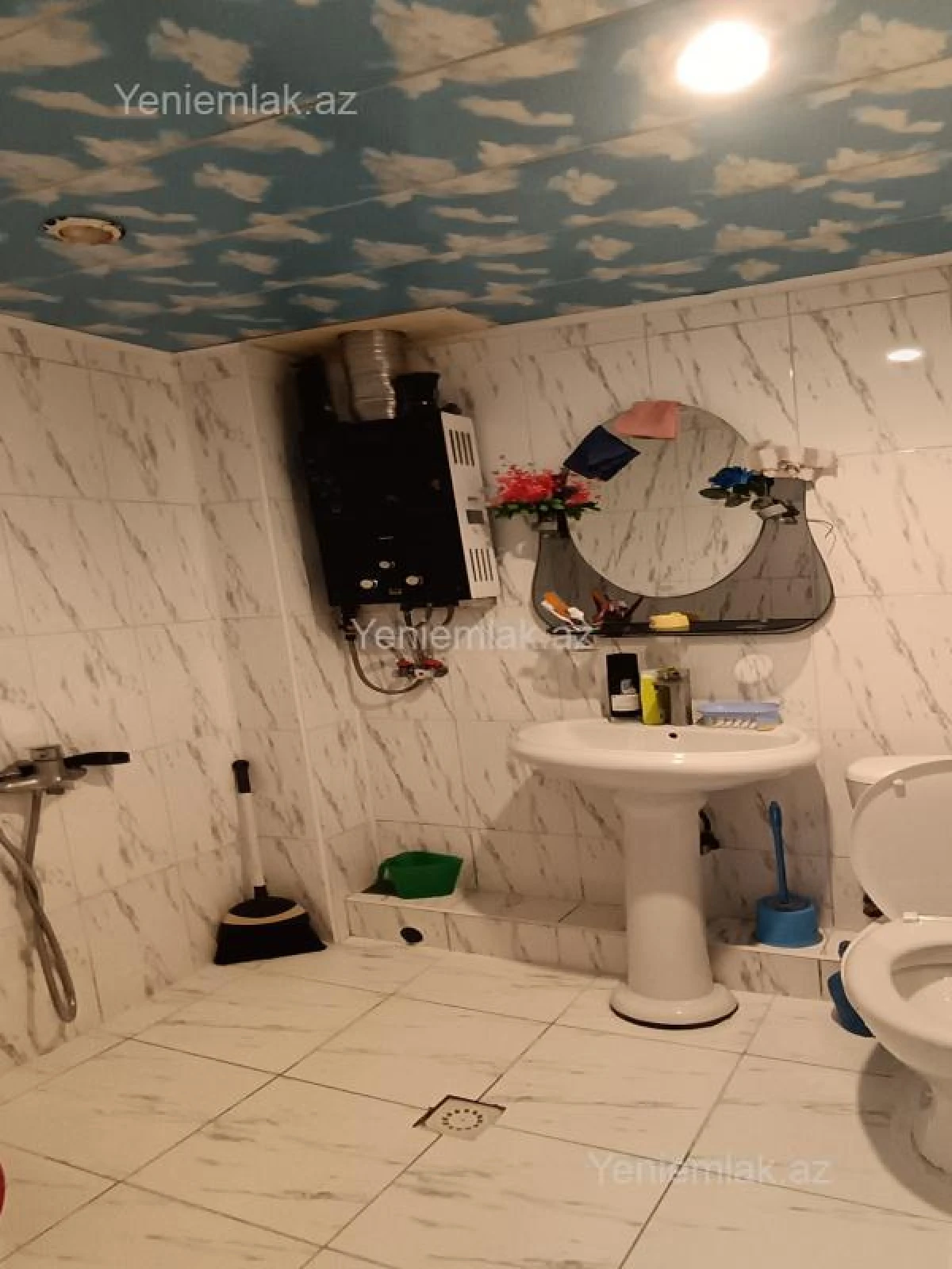 Satılır 1 otaqlı köhnə tikili 42 m²