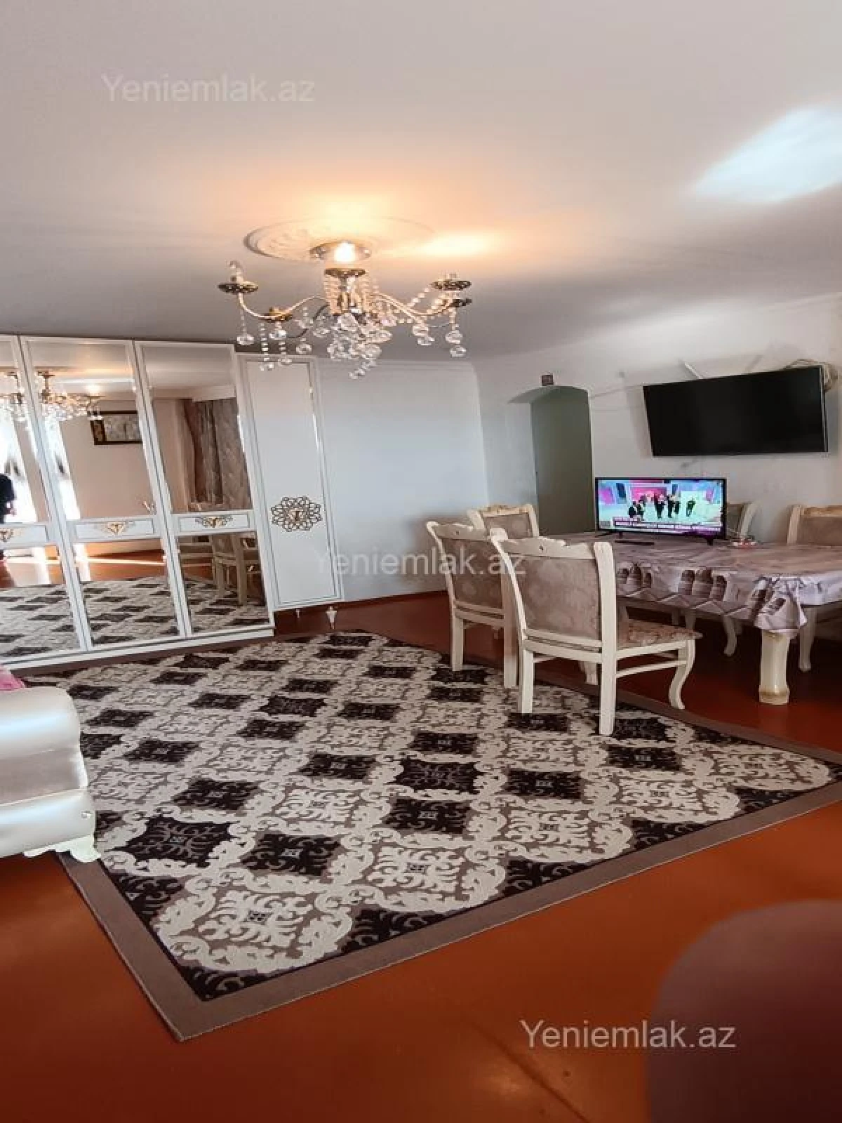 Satılır 1 otaqlı köhnə tikili 42 m²