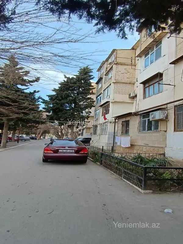 Satılır 1 otaqlı köhnə tikili 42 m²