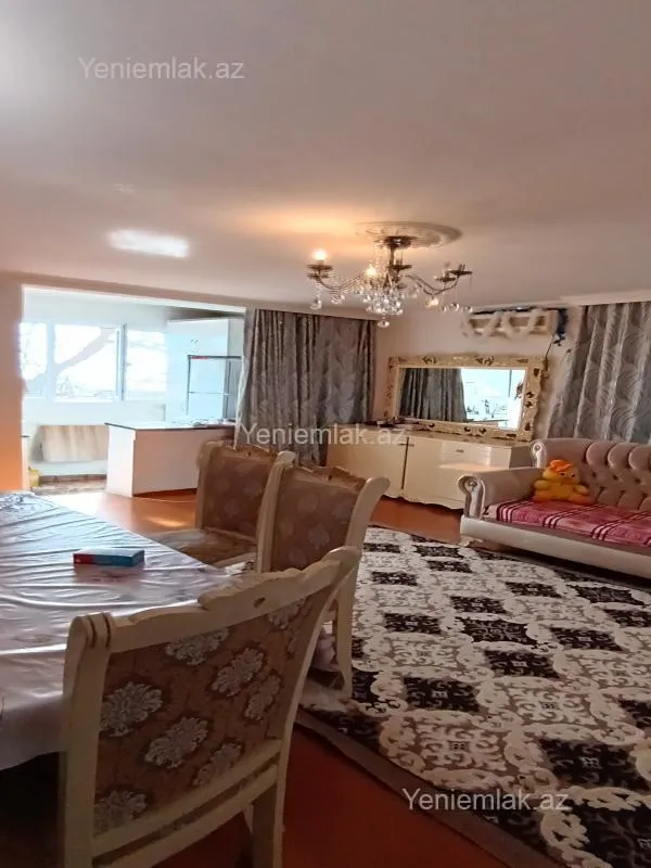 Satılır 1 otaqlı köhnə tikili 42 m²