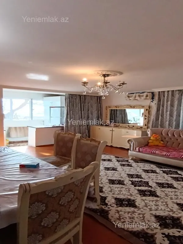 Satılır 1 otaqlı köhnə tikili 42 m²