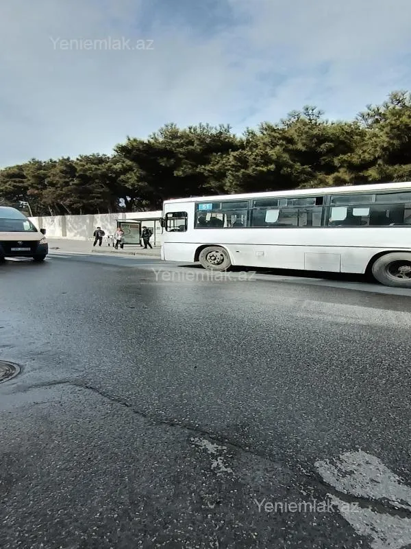 Satılır 1 otaqlı köhnə tikili 42 m²