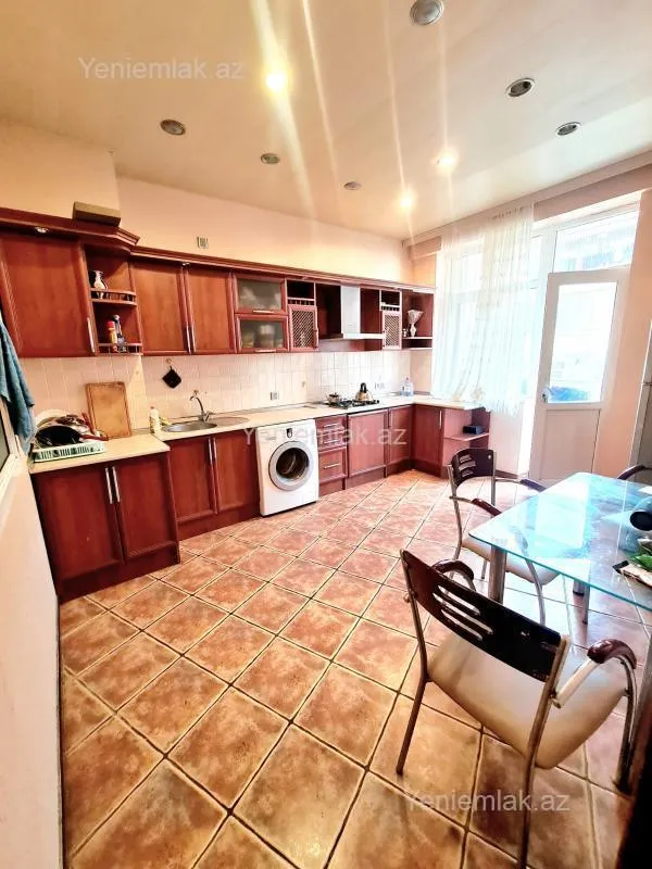 Satılır 3 otaqlı yeni tikili 90 m²