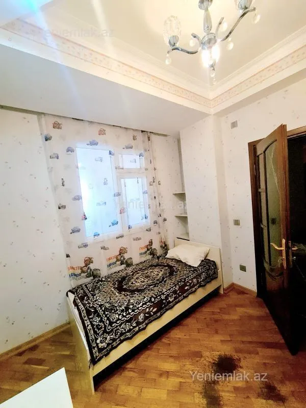 Satılır 3 otaqlı yeni tikili 90 m²
