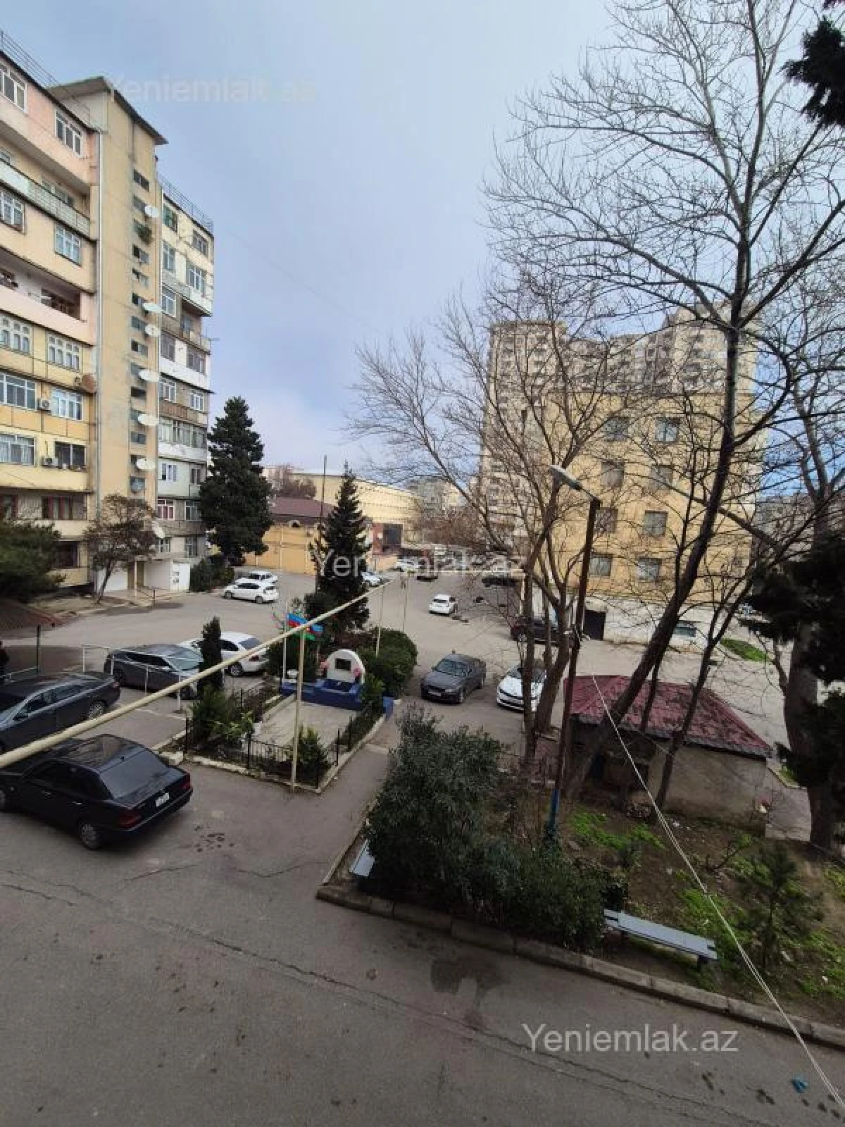 Satılır 2 otaqlı köhnə tikili 55 m²