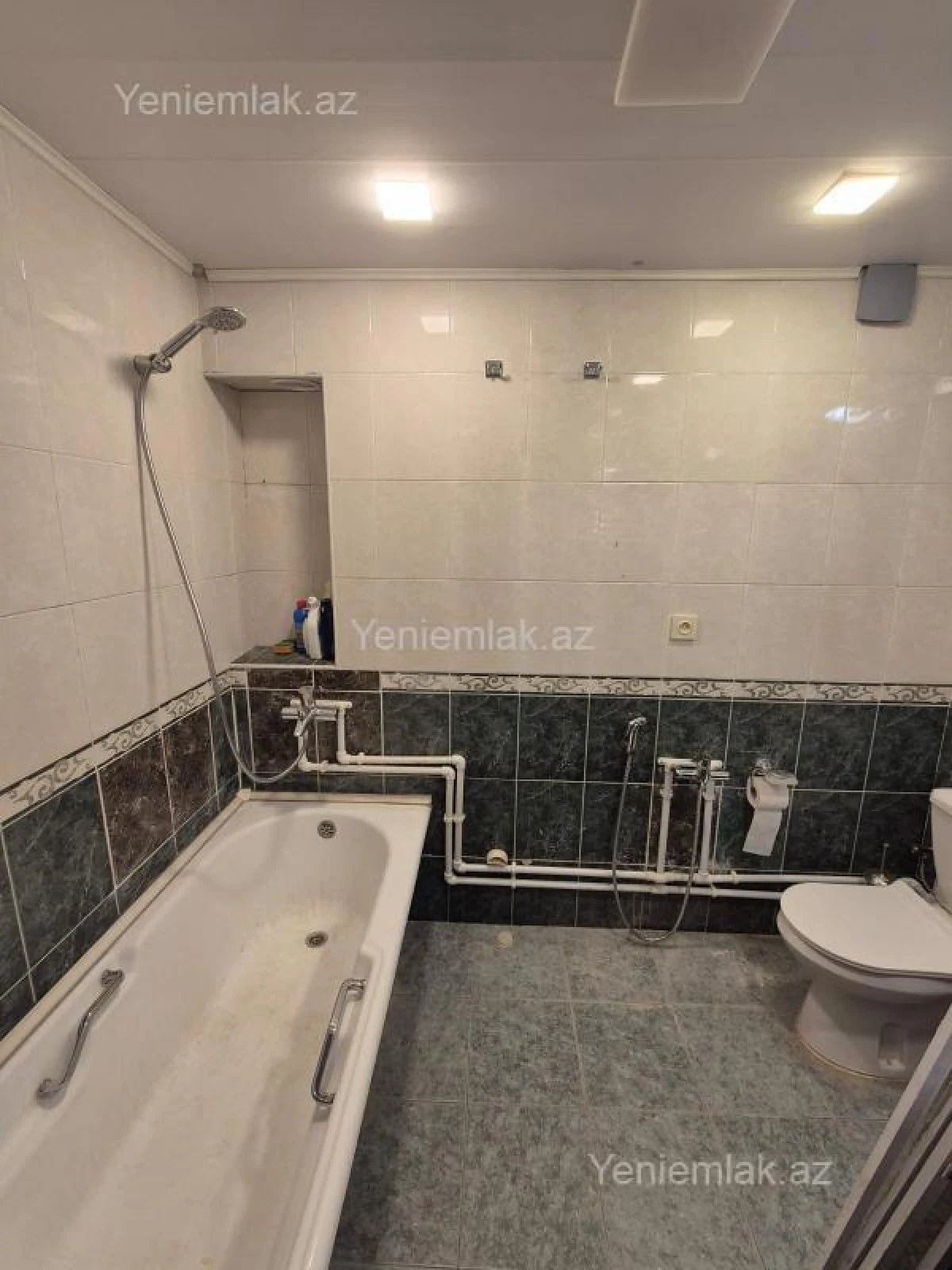 Satılır 2 otaqlı köhnə tikili 55 m²